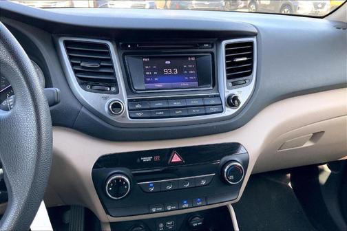 2017 Hyundai TUCSON SE