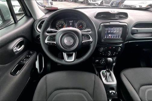 Glacier Metallic 2018 Jeep Renegade Latitude