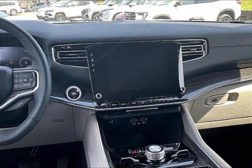Bright White Clearcoat 2022 Jeep Wagoneer Series II