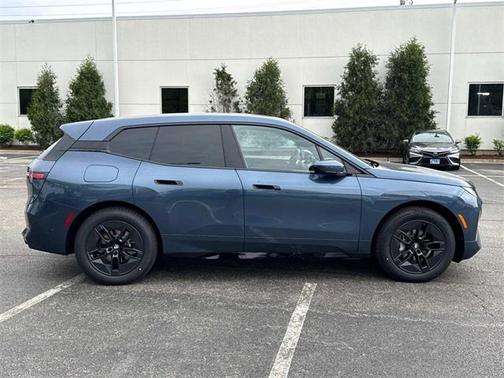 2026 BMW iX xDrive60