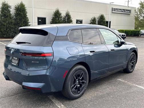 2026 BMW iX xDrive60