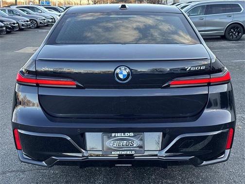 2026 BMW 750e i xDrive