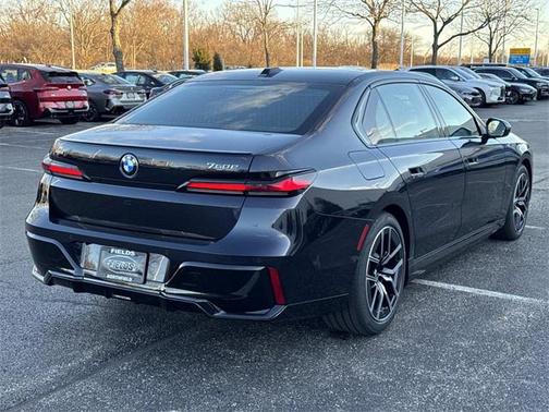 2026 BMW 750e i xDrive