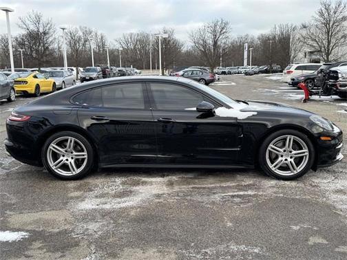 2019 Porsche Panamera 4