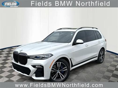 2022 BMW X7 M50i