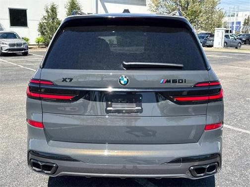 2024 BMW X7 M60i