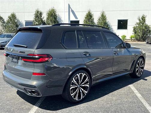 2024 BMW X7 M60i