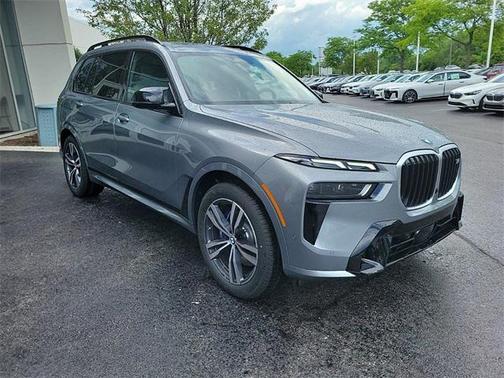 2025 BMW X7 M60i