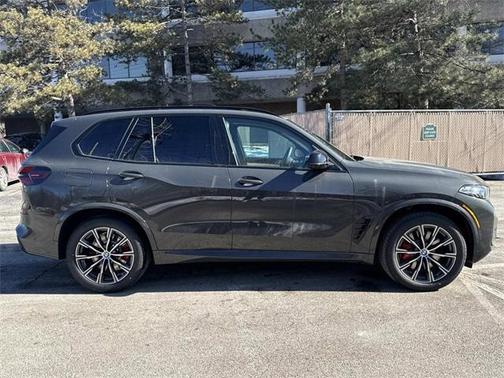 2026 BMW X5 M60i