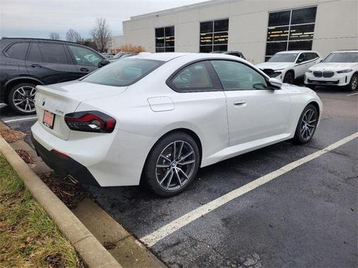 2025 BMW 230 i xDrive