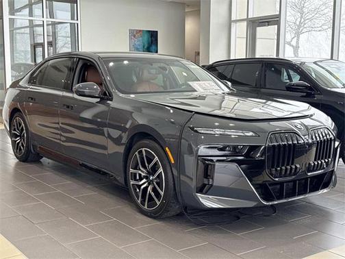 2026 BMW 750e i xDrive