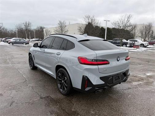 2024 BMW X4 xDrive30i