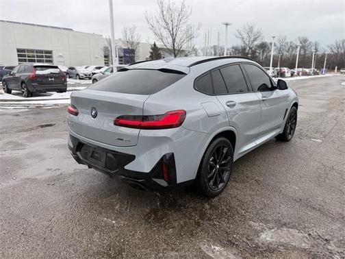 2024 BMW X4 xDrive30i