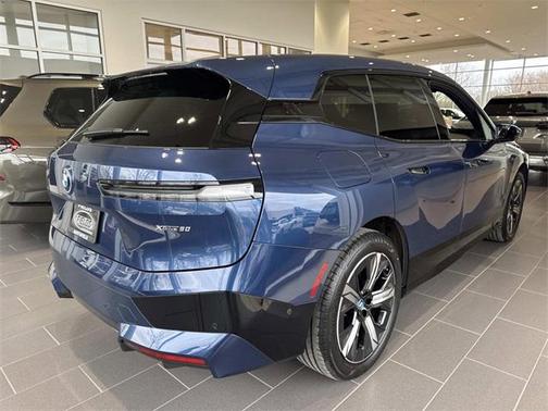 2025 BMW iX xDrive50