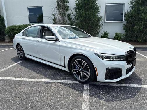 2022 BMW 750 i xDrive