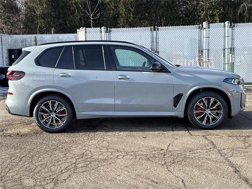 2026 BMW X5 M60i