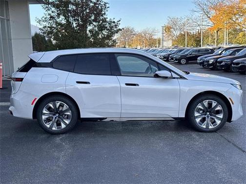 2026 BMW iX xDrive60