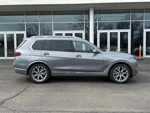 2025 BMW X7 xDrive40i