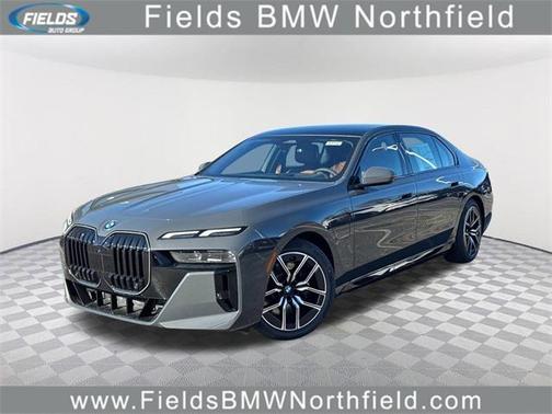 2026 BMW 750e i xDrive