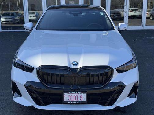 2026 BMW 550e xDrive