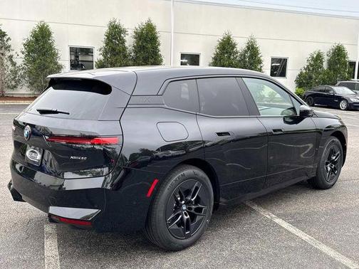 2026 BMW iX xDrive60