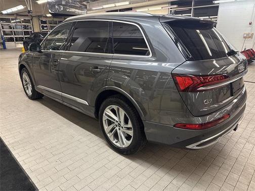 2021 Audi Q7 45 Premium Plus
