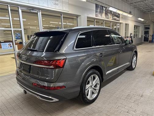 2021 Audi Q7 45 Premium Plus