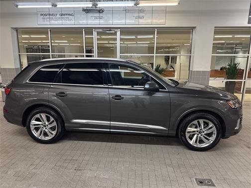 2021 Audi Q7 45 Premium Plus