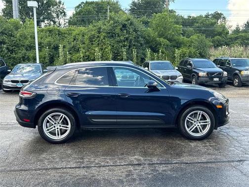 2022 Porsche Macan Base