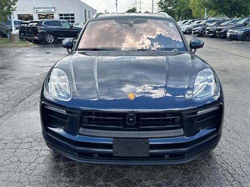 2022 Porsche Macan Base
