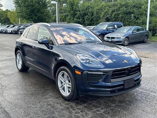2022 Porsche Macan Base