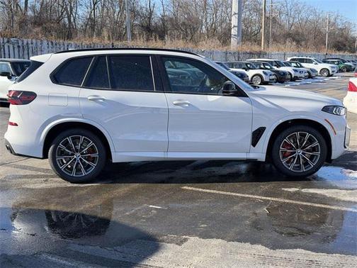 2026 BMW X5 M60i