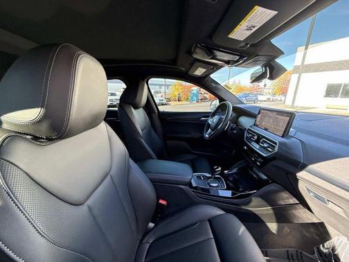 2024 BMW X4 xDrive30i