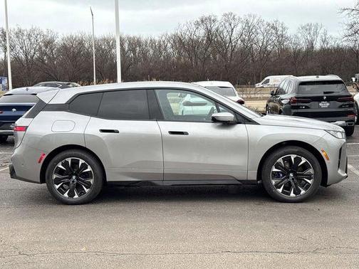 2026 BMW iX xDrive60