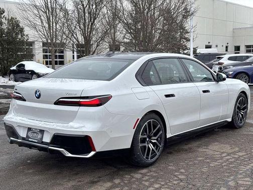 2026 BMW 750e i xDrive