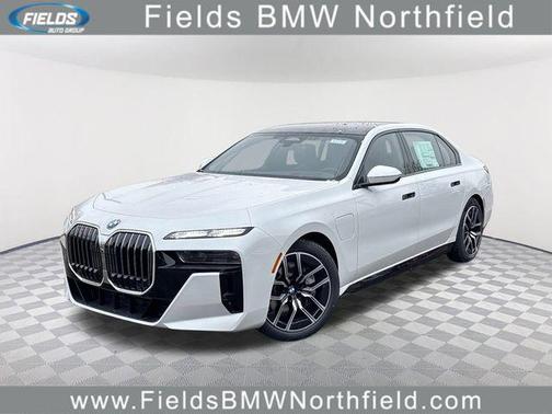 2026 BMW 750e i xDrive