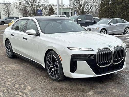 2026 BMW 750e i xDrive