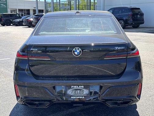 Black Sapphire Metallic 2026 BMW 760 xDrive