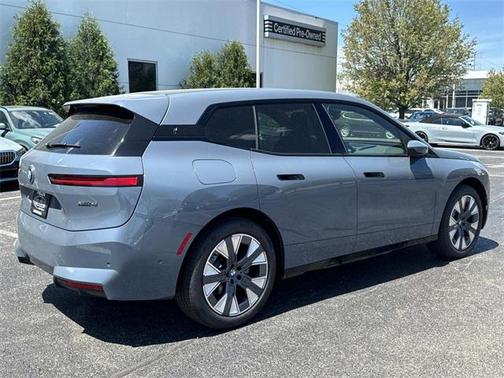 2026 BMW iX xDrive45