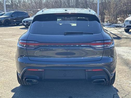 2022 Porsche Macan 