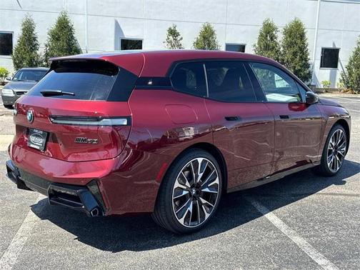 2026 BMW iX M70