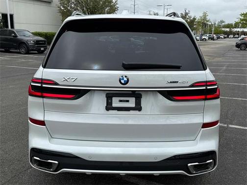 2025 BMW X7 xDrive40i