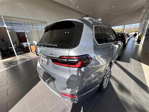 2025 BMW X7 xDrive40i