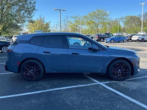 2026 BMW iX xDrive45