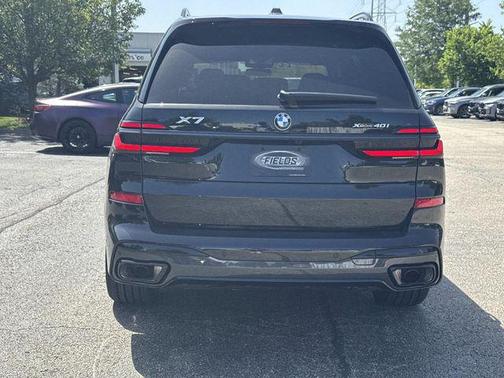 Black Sapphire Metallic 2027 BMW X7 xDrive40i