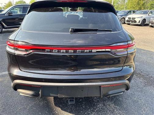 2022 Porsche Macan Base