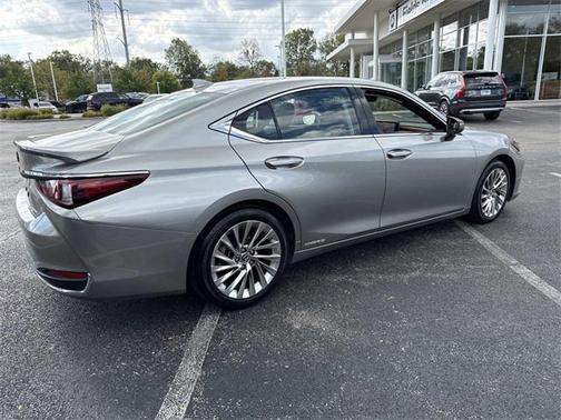 2019 Lexus ES 300h Luxury