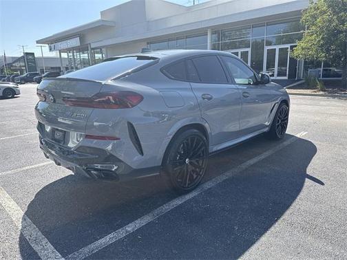 2023 BMW X6 M50i