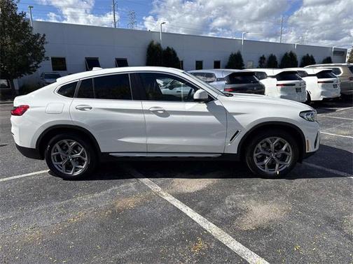 2023 BMW X4 xDrive30i