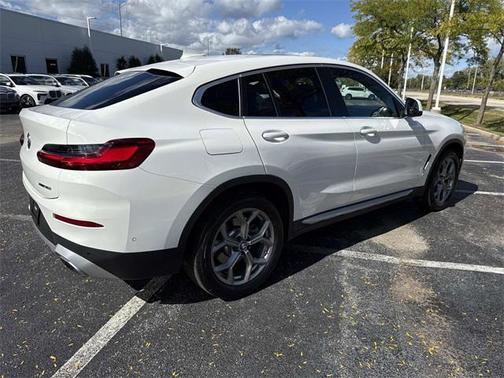 2023 BMW X4 xDrive30i